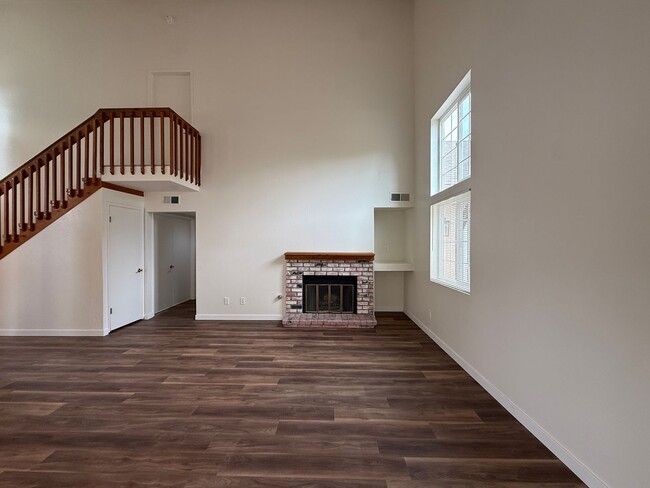 Building Photo - 1422 Eagle Ct