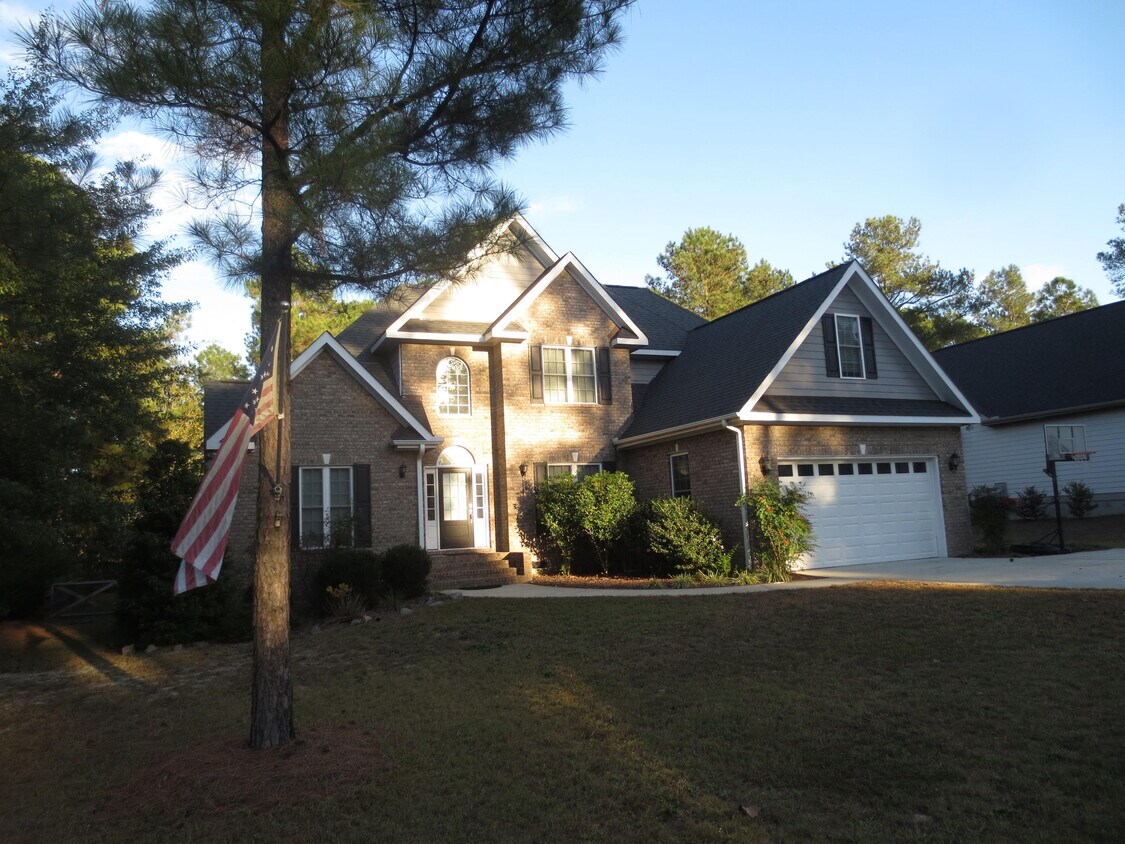 Primary Photo - 105 Hammerstone Cir