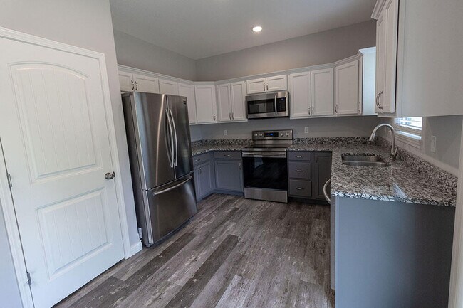 Building Photo - 2801 Amberwood court