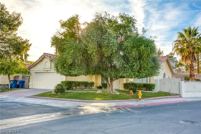 Building Photo - 2845 Charring Cross Way