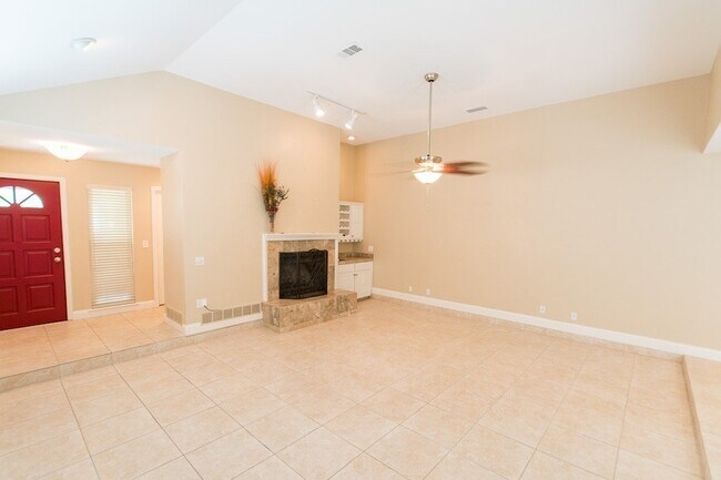 Foto del edificio - 14816 Sopras Cir