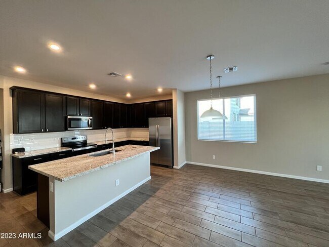 Building Photo - 2055 E Brooklyn Dr