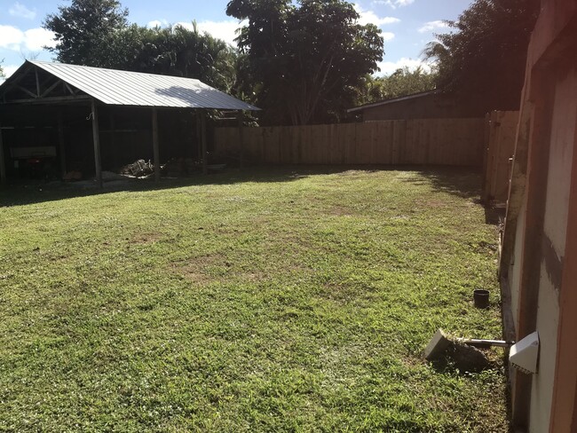 Building Photo - 6730 Old Dixie Hwy, Apt #2
