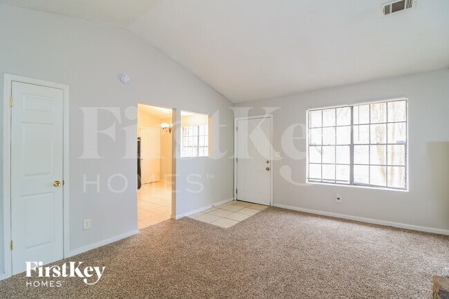 Foto del edificio - 6168 Creekford Dr