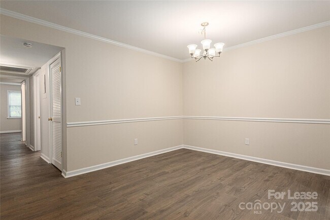 Foto del edificio - 4739 Hedgemore Dr