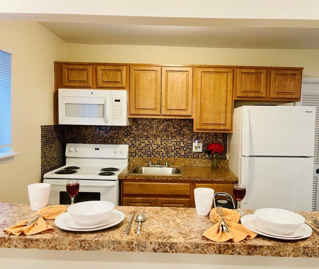Cocina de 1 habitación - Haverford Apartments