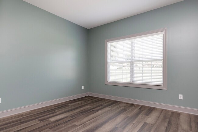 Foto del edificio - 2927 Smallhouse Rd