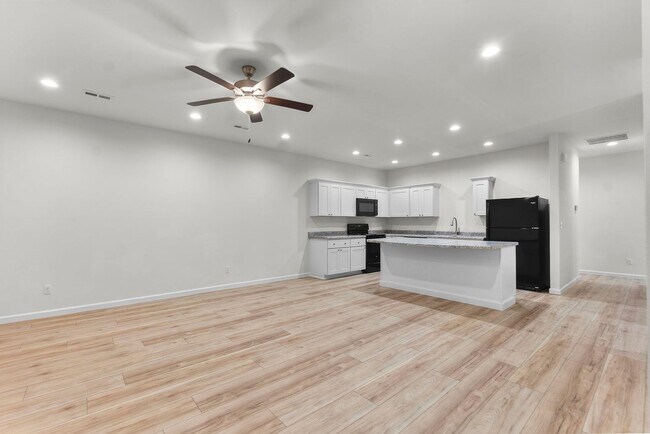 Foto del edificio - 1112 Bertling St