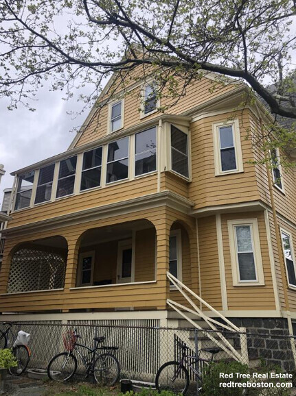 Building Photo - 151 Elm St