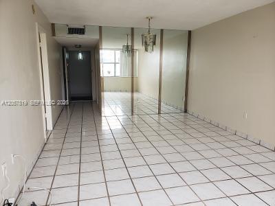 Foto del edificio - 1300 NE Miami Gardens Dr