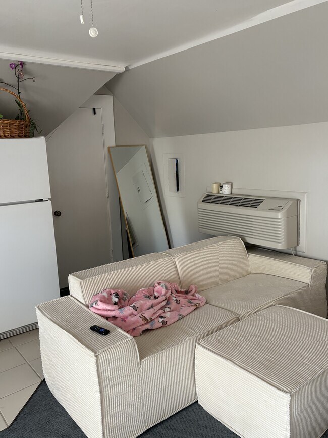 Foto del edificio - 169 E Center St