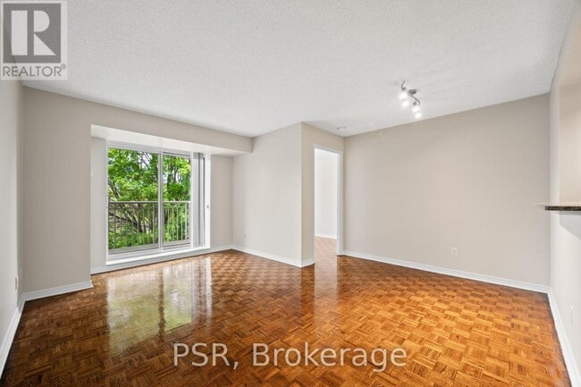 Building Photo - 515 Rosewell Ave