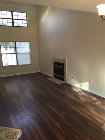 Building Photo - 207 Buckingham Drive