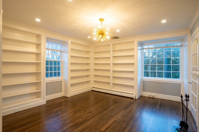 Foto del edificio - 40 Puddingstone Ln