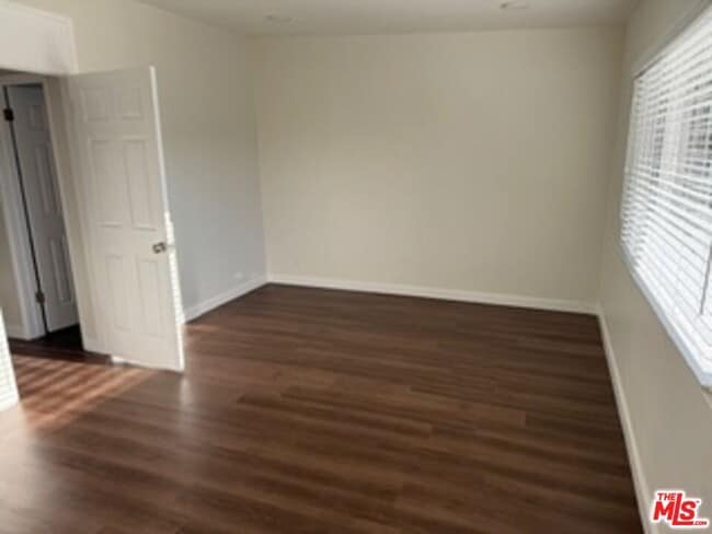 Building Photo - 2424 Ocean Park Blvd