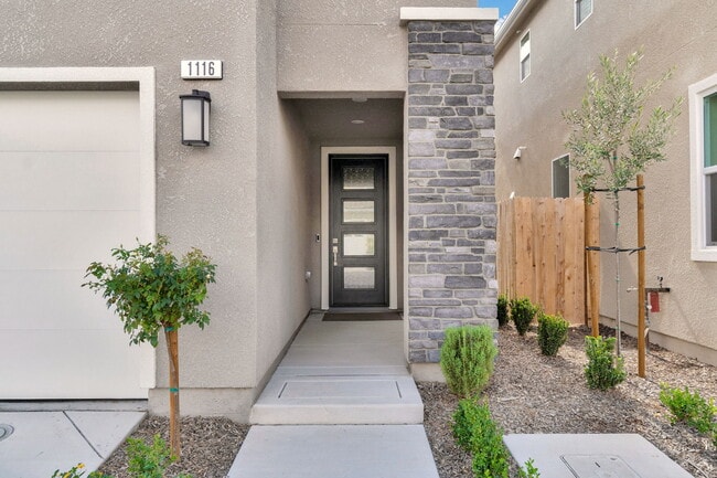 Building Photo - 1116 Encore Wy W