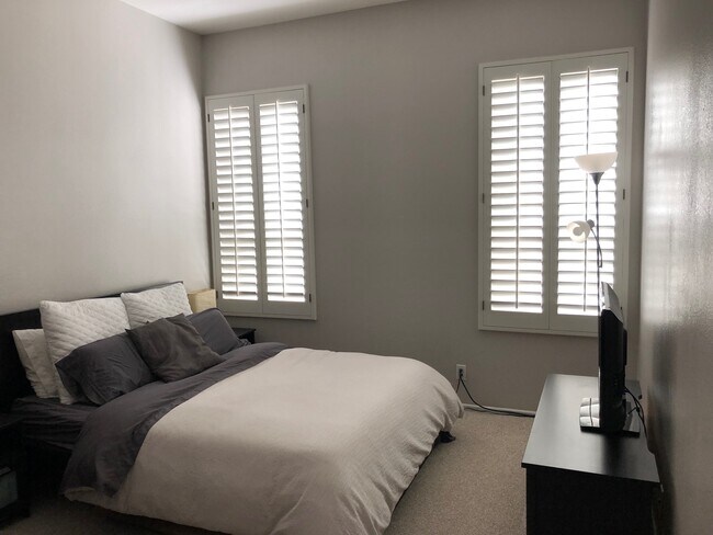 2nd bedroom - 12515 Pacific Ave