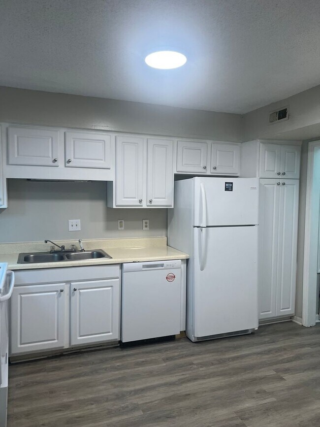 Foto del edificio - 2009 Stoney Point Ln