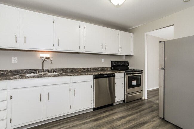 Building Photo - 864 Tivoli Ln