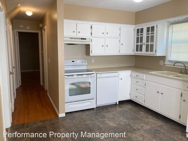 Foto del edificio - 3 br, 2 bath House - 7930 Grover Street