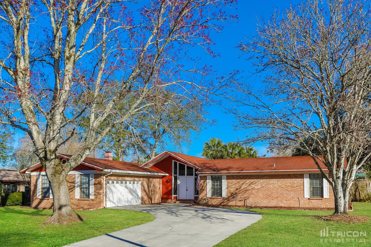 Foto principal - 2036 Pompano Pkwy