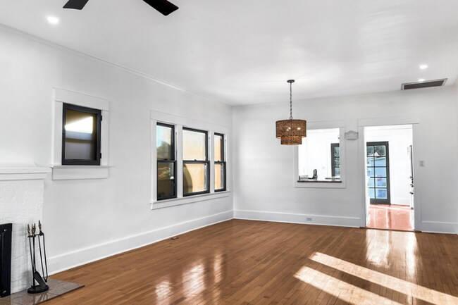 Foto del edificio - 79 W Cypress St