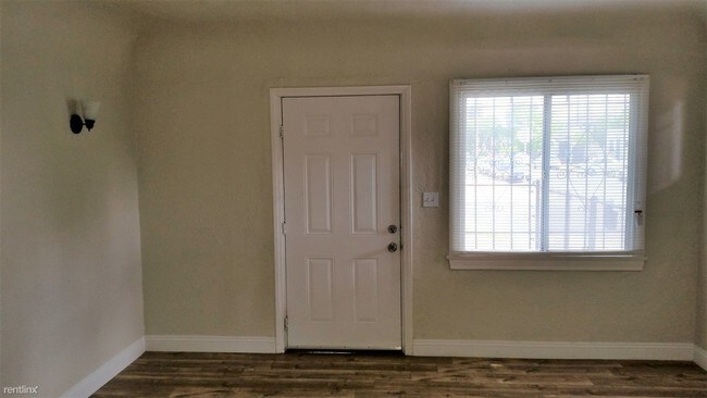 Foto del edificio - 6008 S Halldale Ave