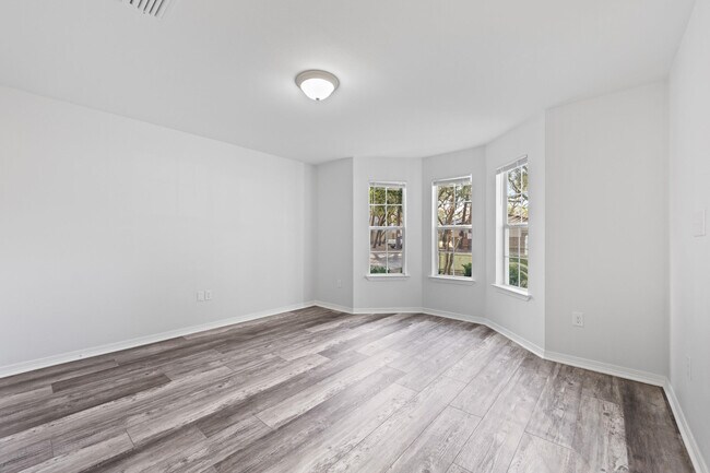 Building Photo - 220 Fir Ave