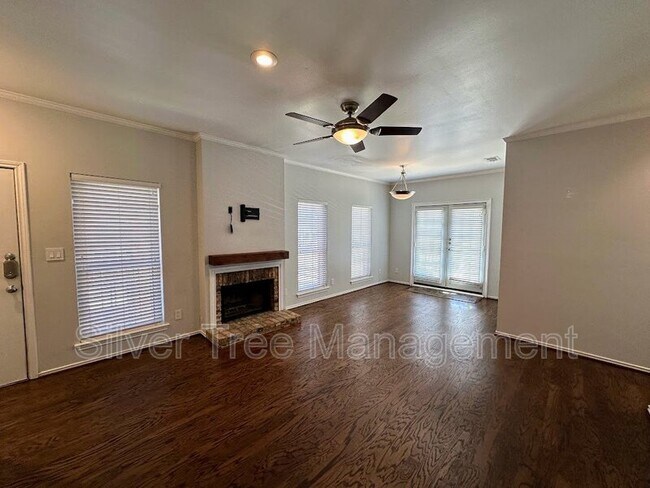 Foto del edificio - 4405 Bowser Ave