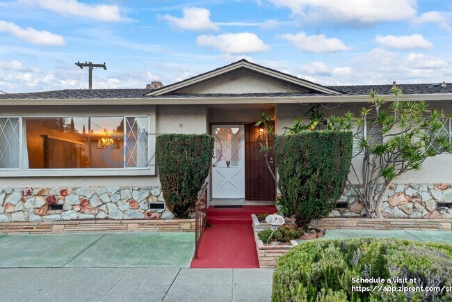 Foto del edificio - 452 Cirrus Ave