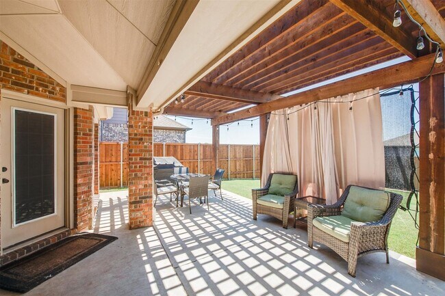 Building Photo - Spectacular Home! Come see Me!! I can be y...