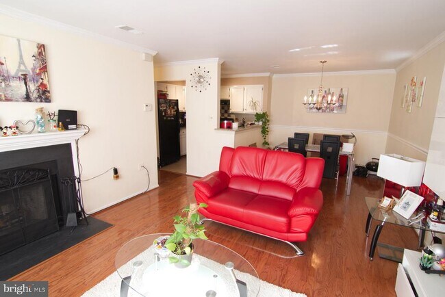 Building Photo - 7718B Lexton Pl