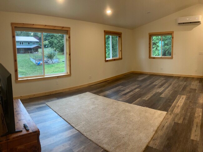 Foto del edificio - 3764 Biz Point Rd