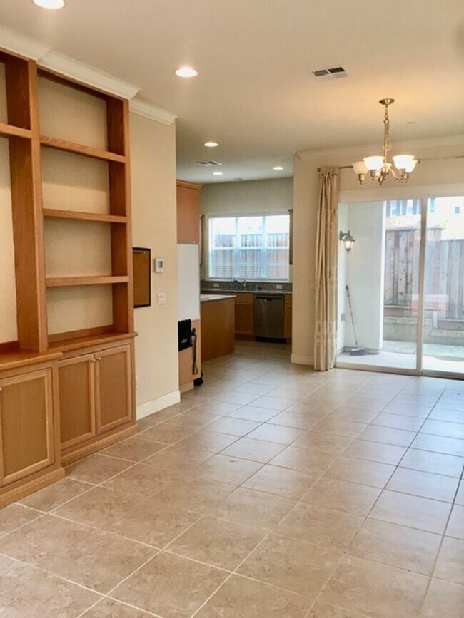 Foto del edificio - Terrific 4 bed 3.5 Home in Wonderful San Ramon! Great Schools, Shopping, Restaurants!