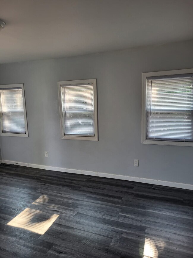 Living Room - 11 Dix St