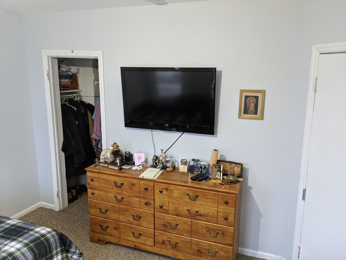 219 11th Ave Unit Apartment 3, Belmar, NJ 07719 Apartment for Rent