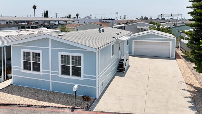 Building Photo - 4 Magnolia Via