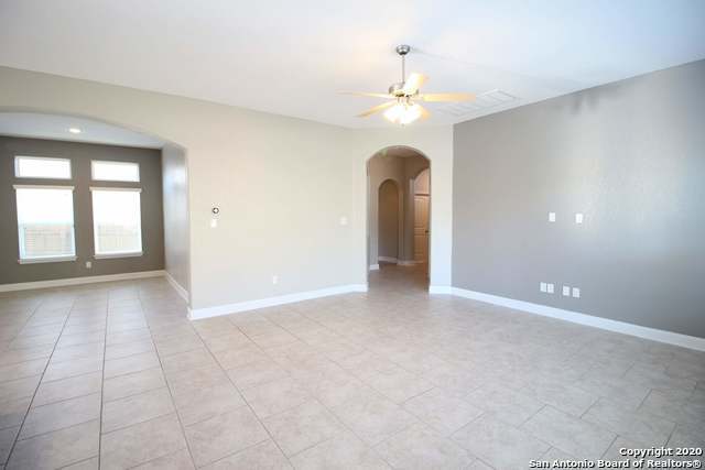 Foto del edificio - 12530 Hillside Ranch