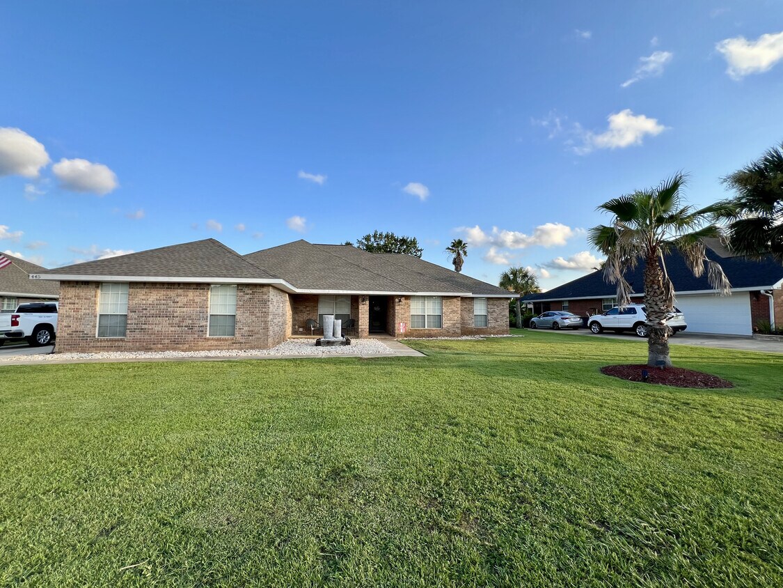 Foto principal - 445 Collinwood Loop