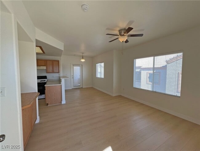 Foto del edificio - 4655 Gold Dust Ave