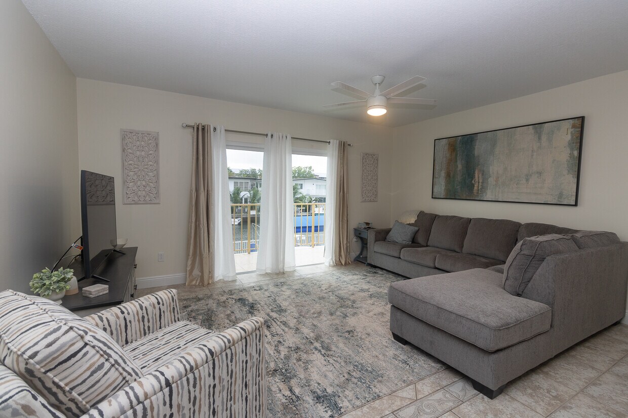 Foto principal - 3770 NE 171st St