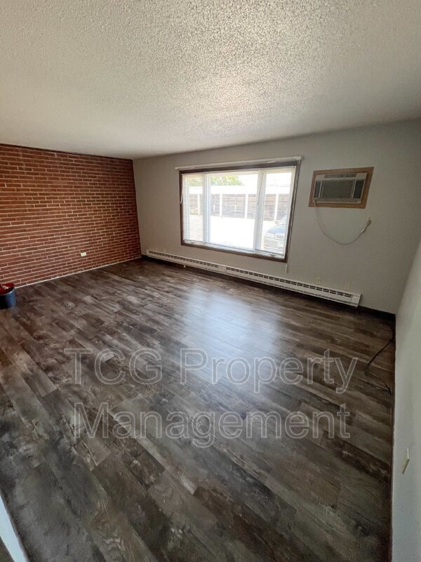 Building Photo - 445 Elm Pl