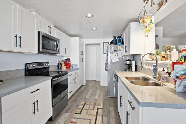 Foto del edificio - 1545 E 21st St