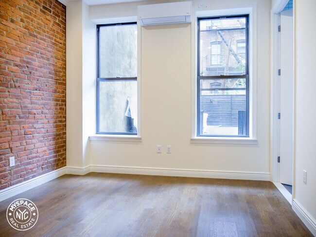 Building Photo - 413 S 5th St