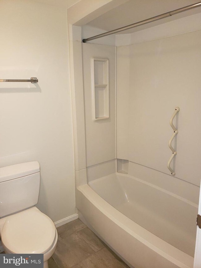 Foto del edificio - 15107 Interlachen Dr