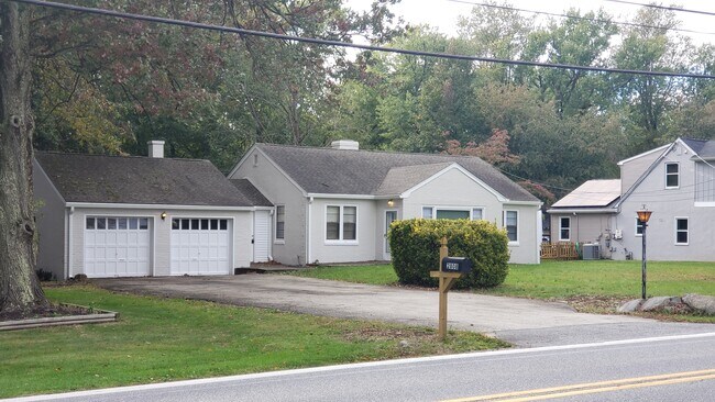 Foto del edificio - 2808 Grubb Rd