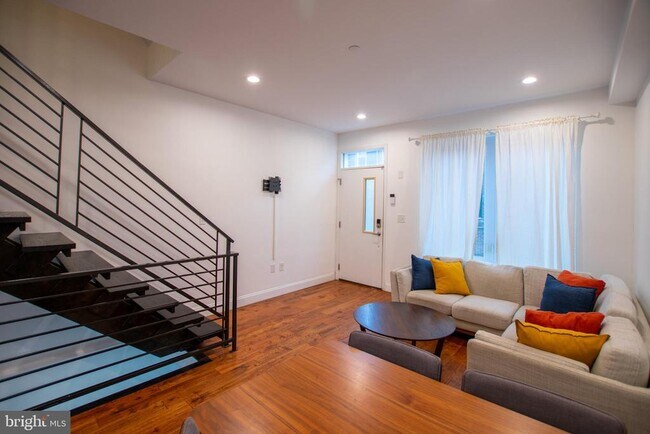 Foto del edificio - 1910 Fernon St