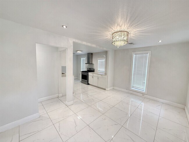 Building Photo - 4019 Brundrette St