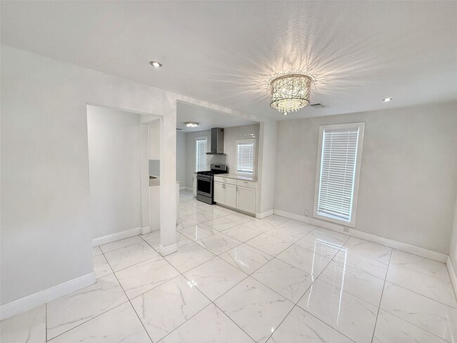 Foto del edificio - 4019 Brundrette St