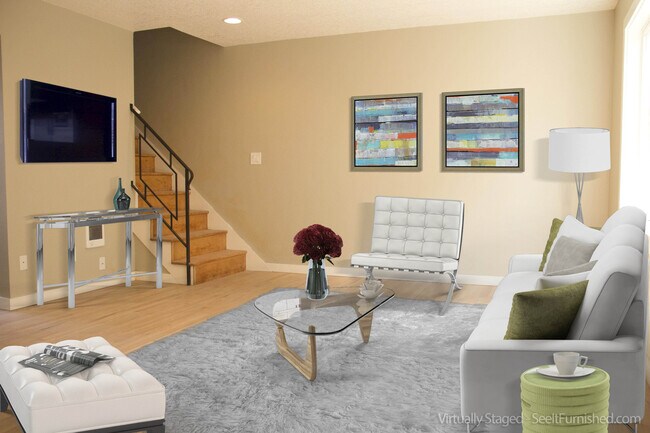 Building Photo - Townhouse style, W/D in unit, hardwoods storage, dog wash station on site, and all dogs welcome!